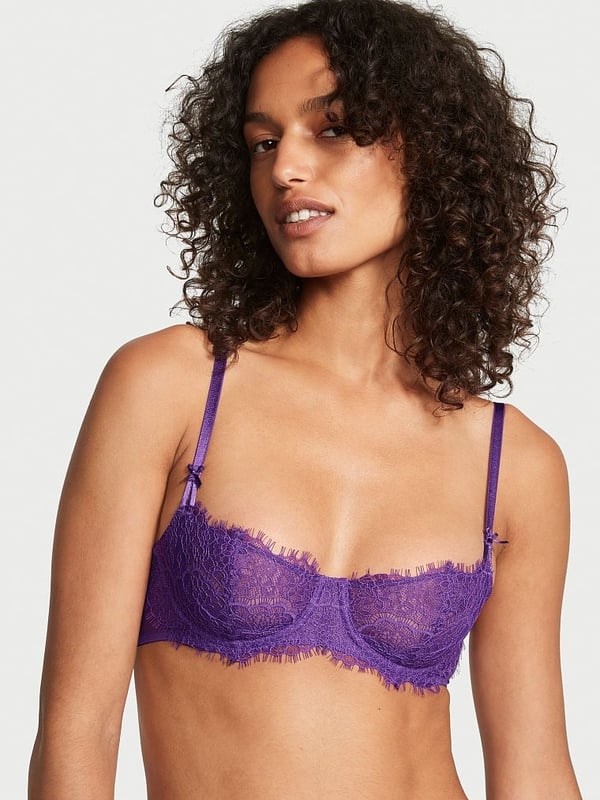 https://www.victoriassecret.ae/assets/styles/VS/11220011/image-thumb__2561024__product_zoom_large_800x800/11220011_07P7_1122001107p7_om_f.jpg